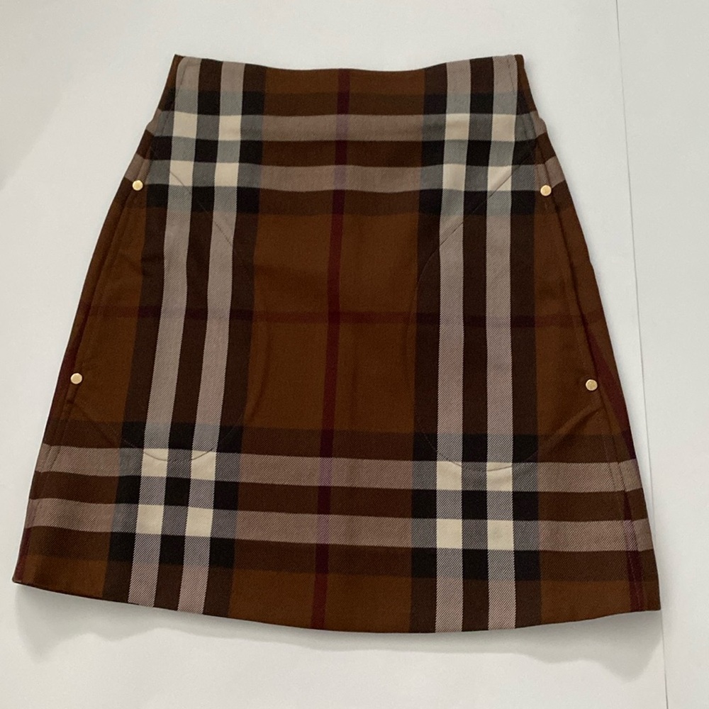 New Authentic Burberry Women’s Check Pattern Wool Skirt in Dark Birch Brown